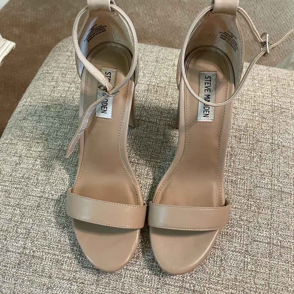 Steve Madden nude sandals